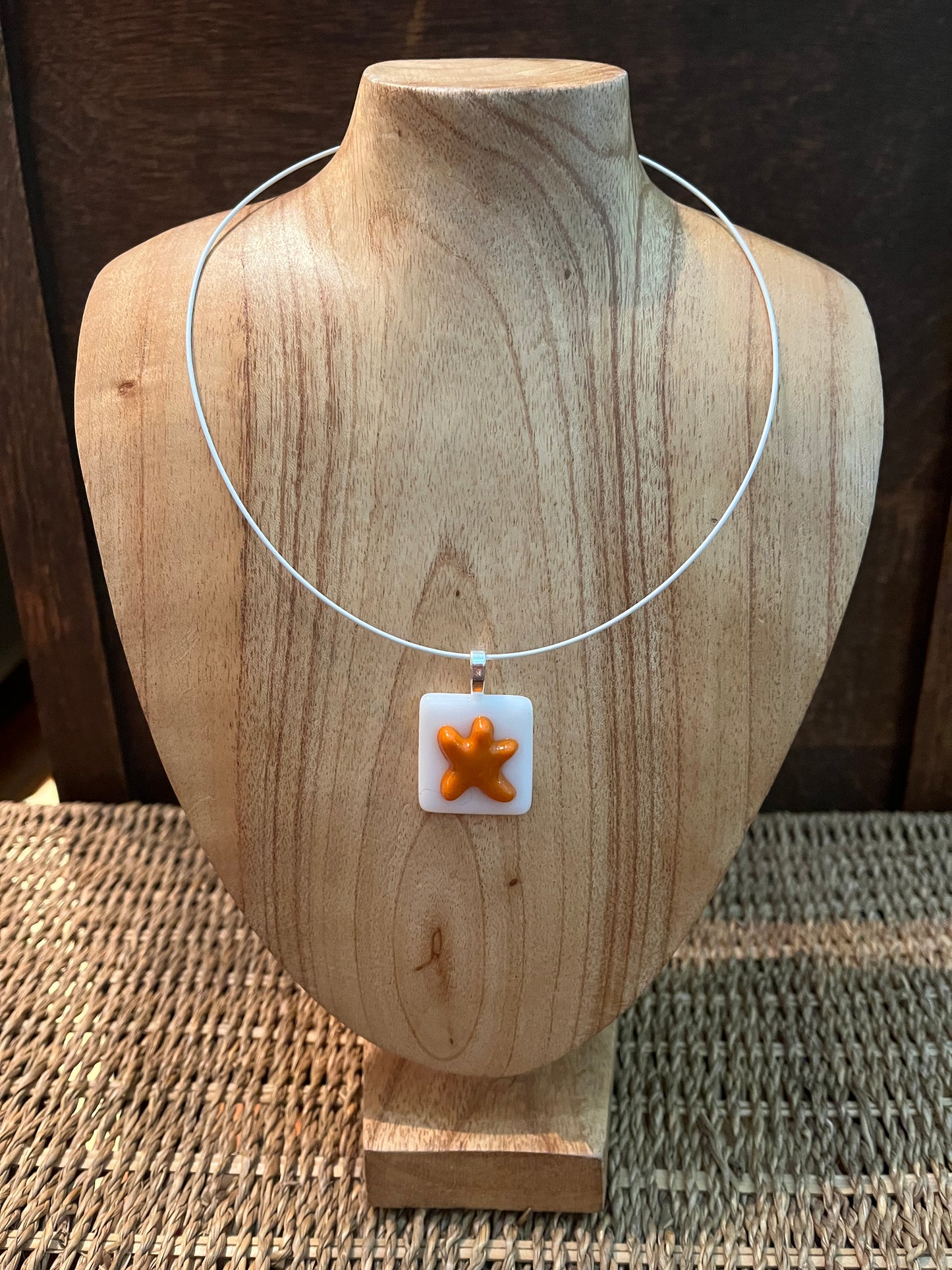 Glass Starfish Pendant with Cable Necklace - med white